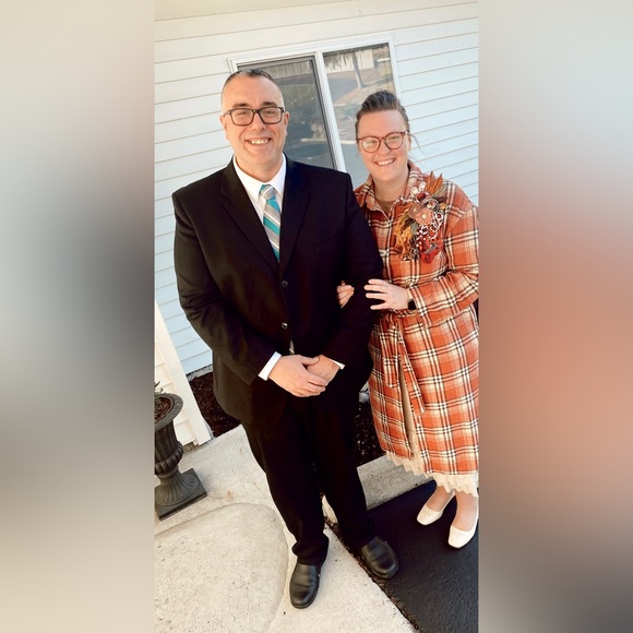 Meet your Posher, Jenn - Picture 2 of 16